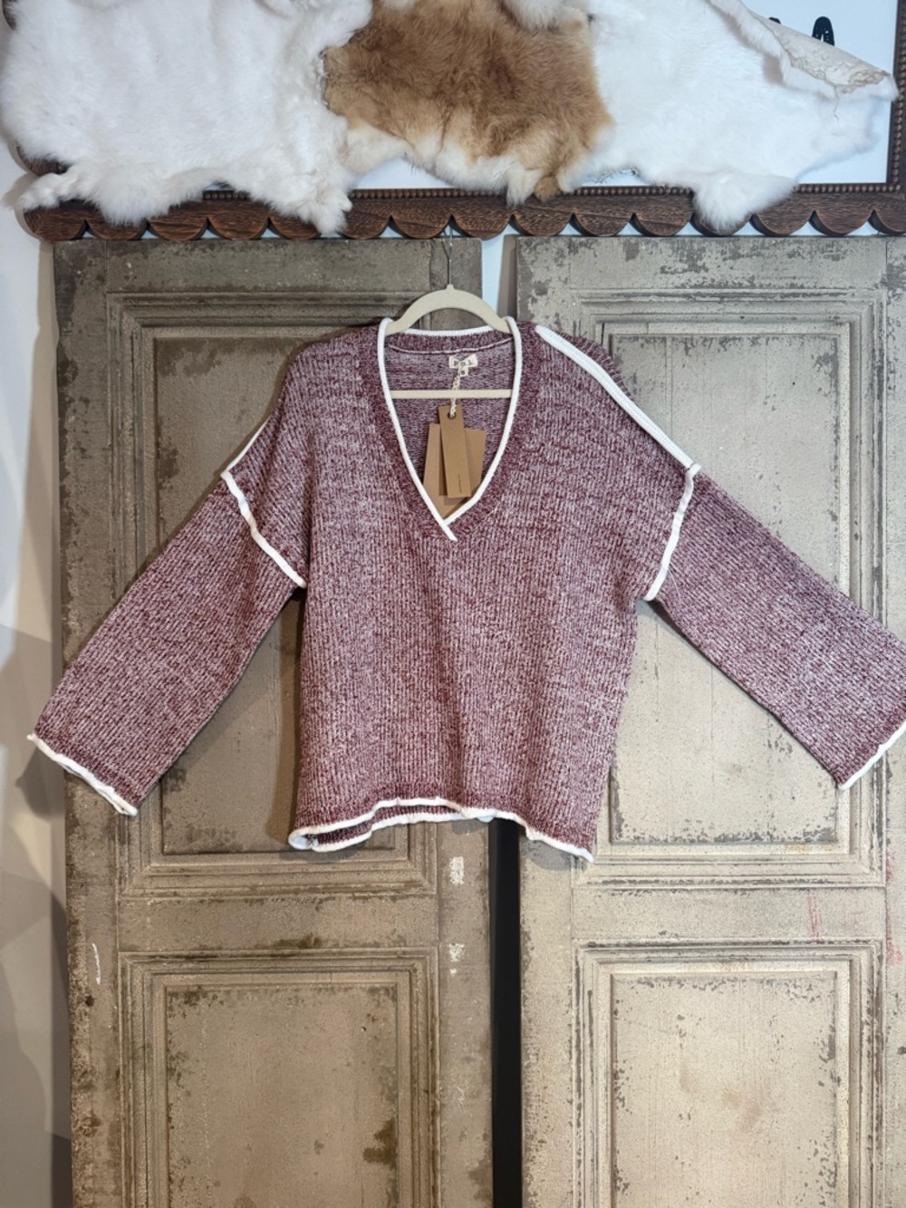POL Marled Burgundy Wine V-Neck Sweater with White Trim